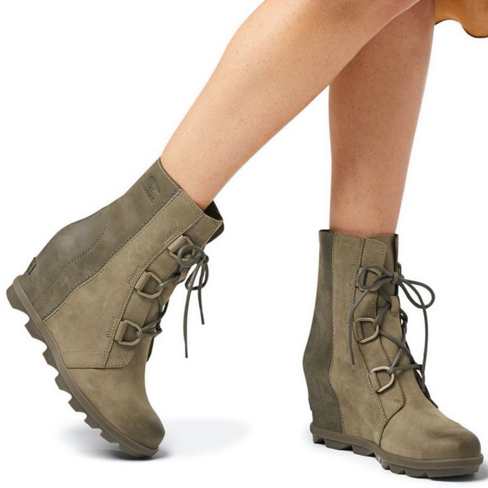 Sorel Joan of Arctic Wedge size 8 olive green